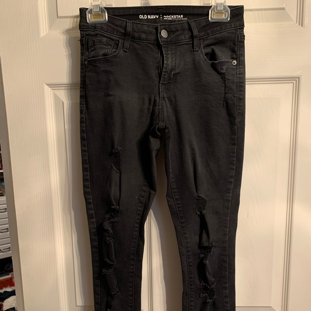 Black distressed Old Navy Rockstar skinny jeans
